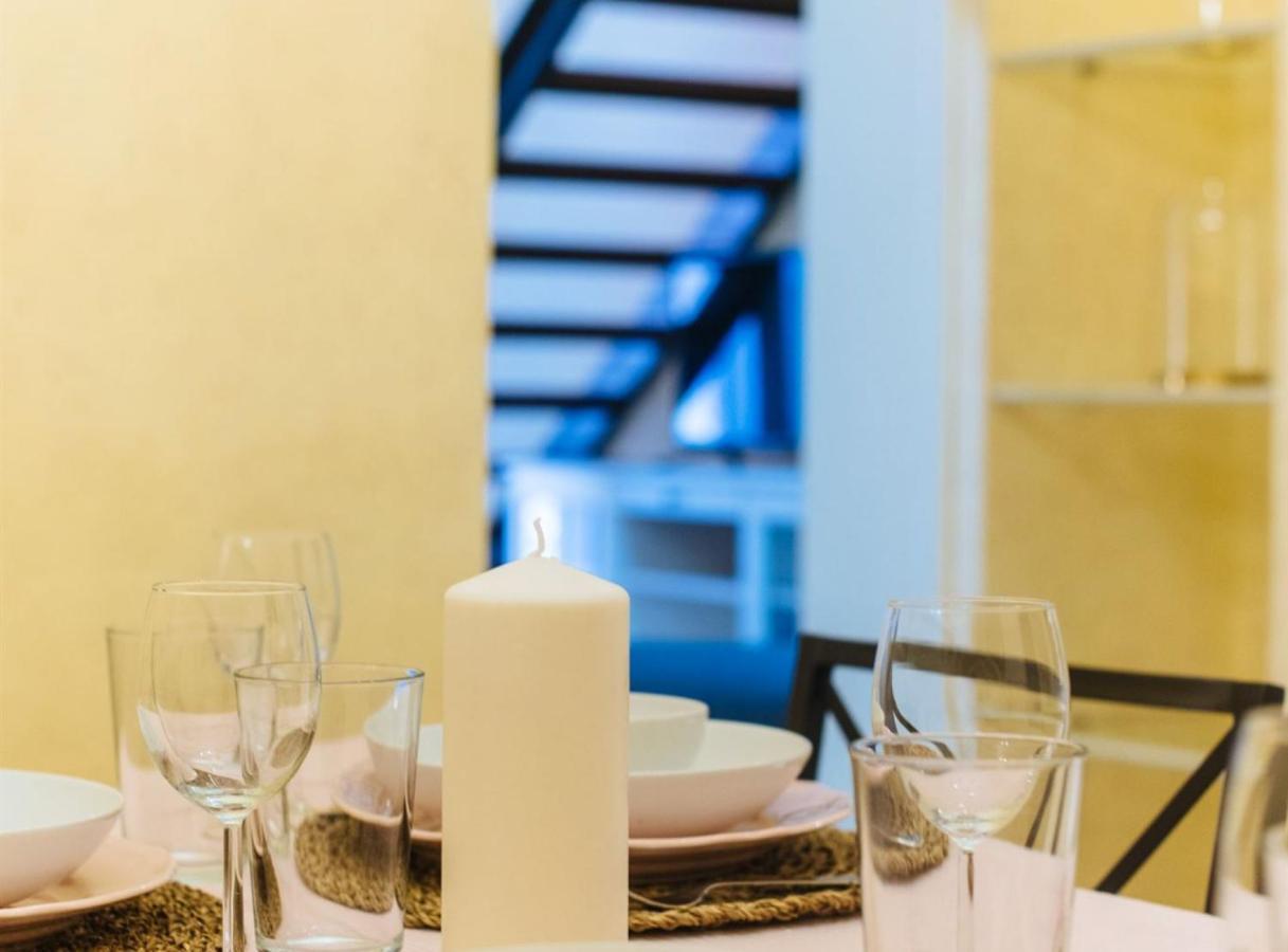 Pajaritos Suite Apartment - Private Parking Included Севілья Екстер'єр фото