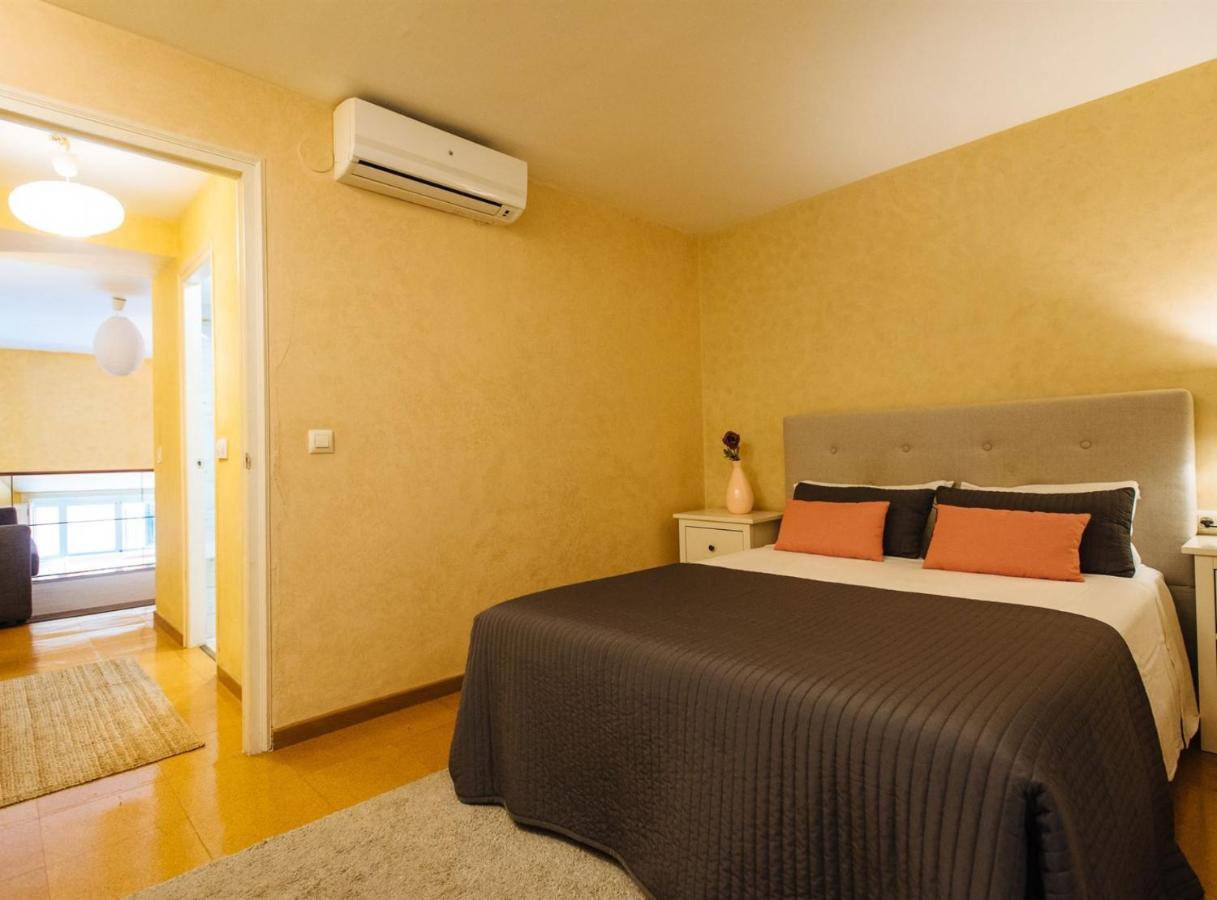 Pajaritos Suite Apartment - Private Parking Included Севілья Екстер'єр фото